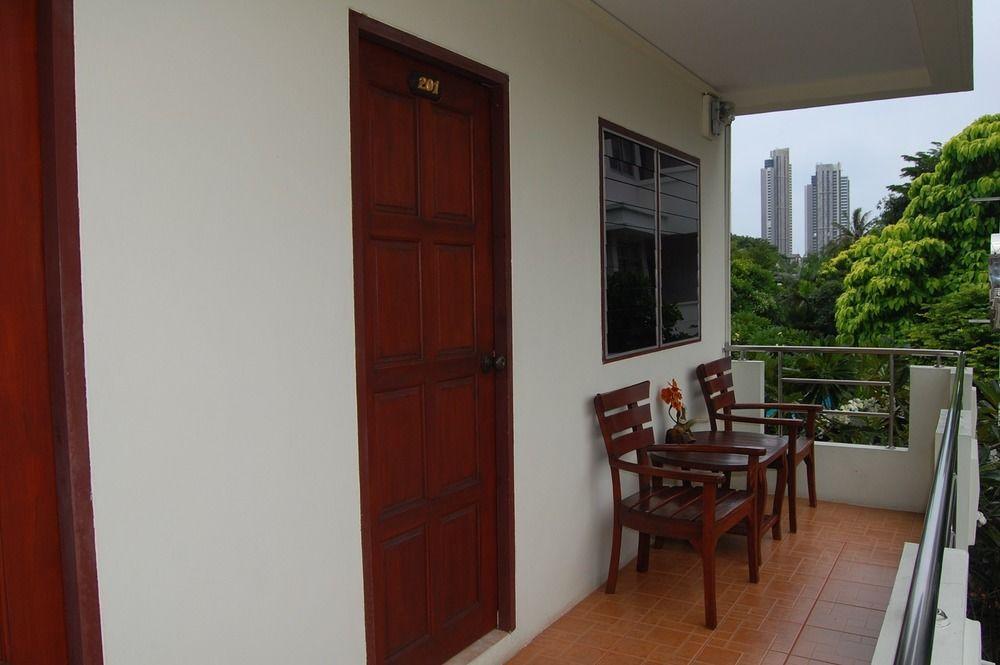 Sirikarn Residence & Luxury Apartments Pattaya Exteriör bild