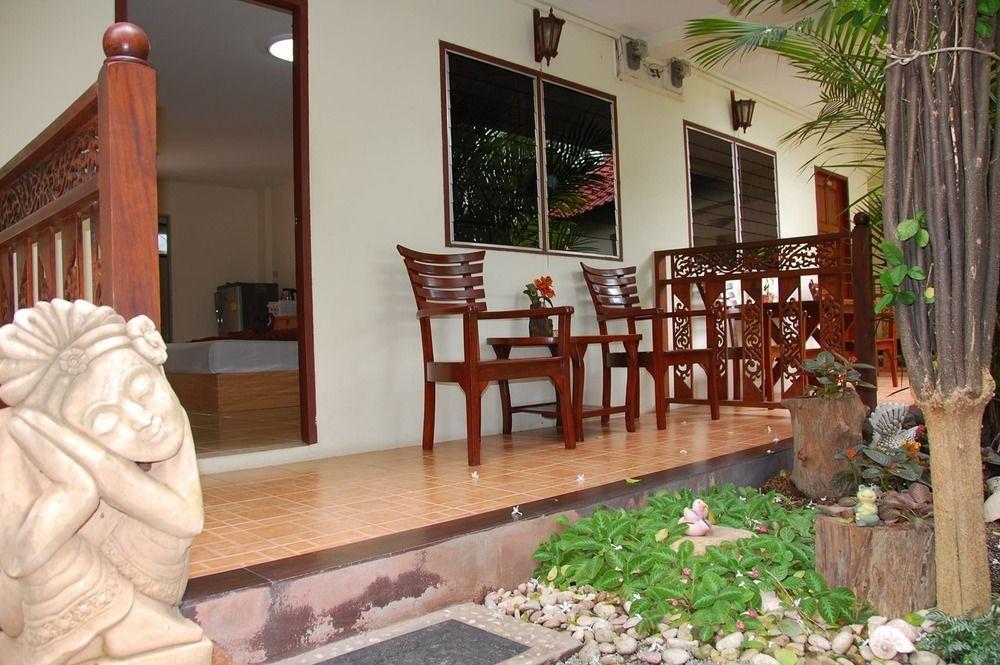 Sirikarn Residence & Luxury Apartments Pattaya Exteriör bild