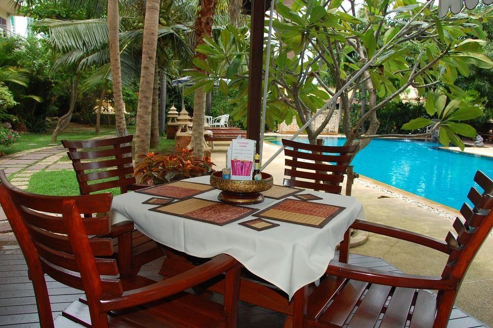 Sirikarn Residence & Luxury Apartments Pattaya Exteriör bild