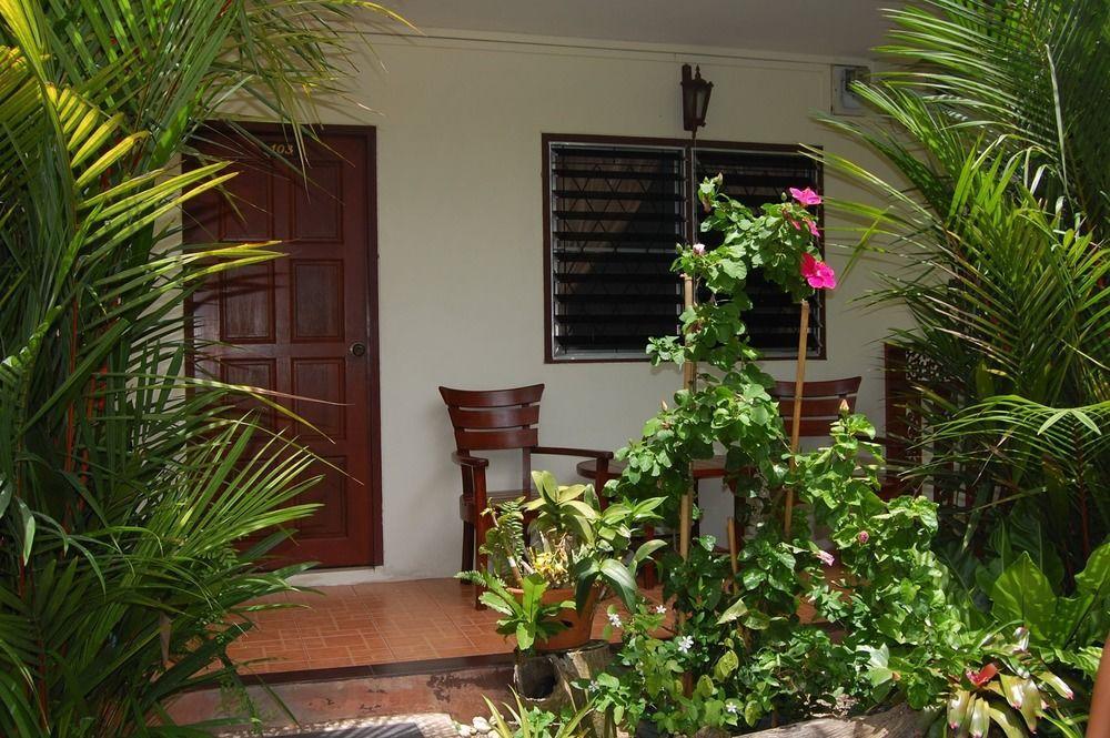 Sirikarn Residence & Luxury Apartments Pattaya Exteriör bild