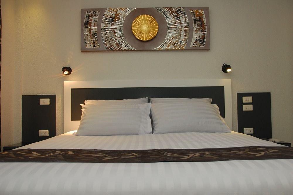 Sirikarn Residence & Luxury Apartments Pattaya Exteriör bild