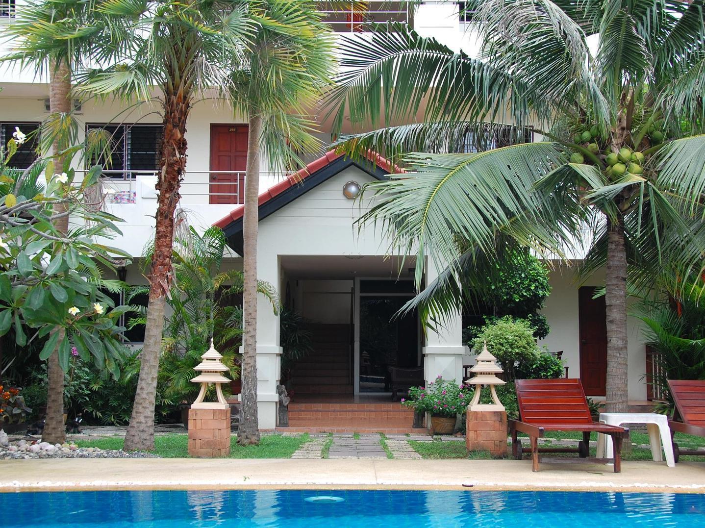 Sirikarn Residence & Luxury Apartments Pattaya Exteriör bild
