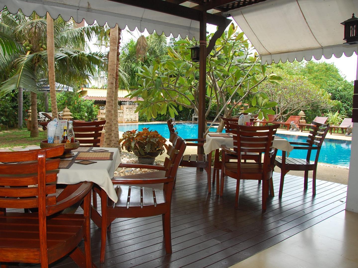 Sirikarn Residence & Luxury Apartments Pattaya Exteriör bild